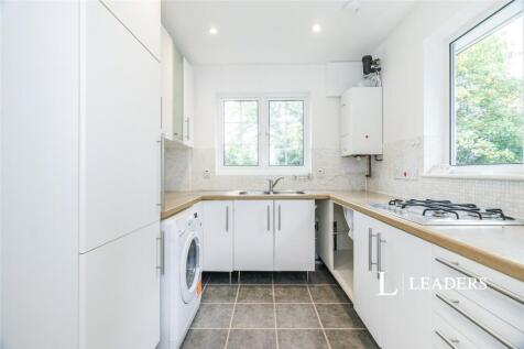 Castleview Road, Weybridge, Surrey, KT13 photo 3