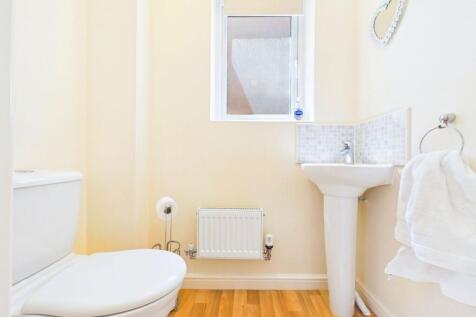 Meadowland Close, Caerphilly, Caerphilly County Borough photo 4