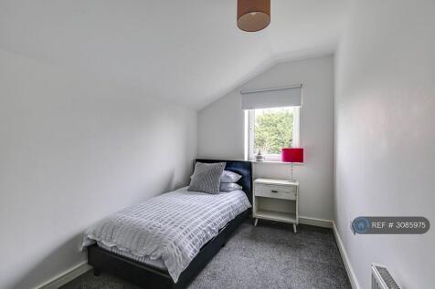 Rear Single Bedroom With Built In Wardrobe