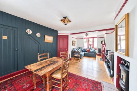 Sitting/Dining Room