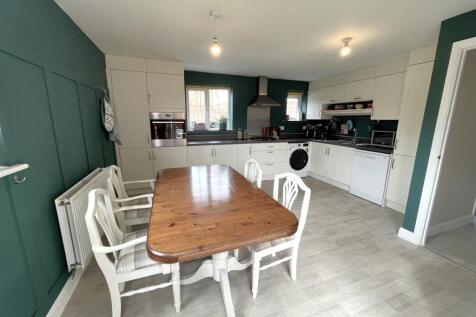 kitchen/breakfast room