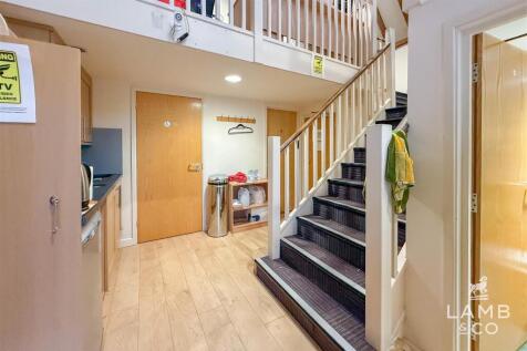 RECEPTION/KITCHEN AREA