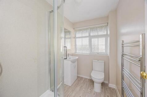 Family Shower Room/WC