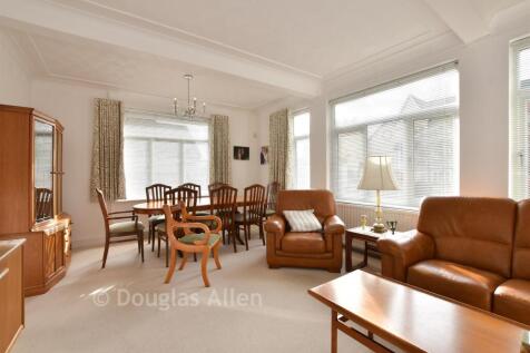 Lounge-Dining Room