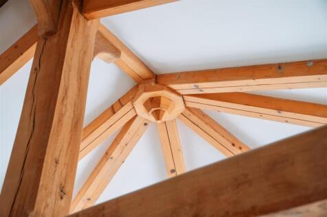 1 Grange Farm Barns [Crown Post Detail].jpg