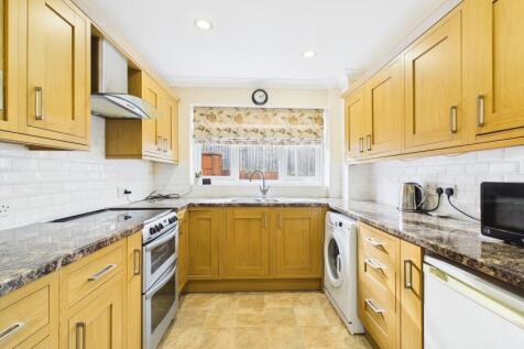 CAM03669G0-PR0052-STILL002