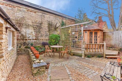 Dormitory Cottage 4 High Street Cranford -58.jpg