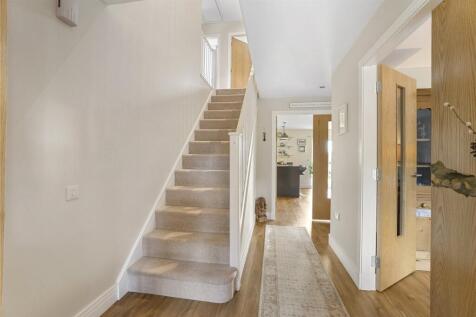 Friarsfield Avenue
