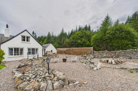 ROCKERY/SEATING AREA