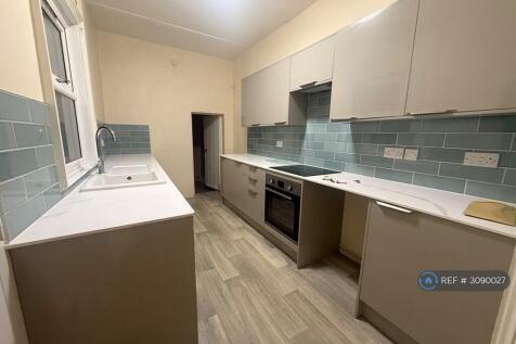 3 Bedroom Terraced in BA14 0AT