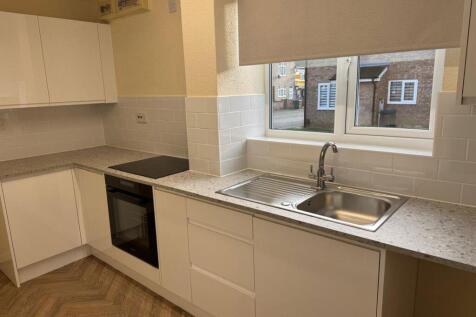 AVONDALE MEWS, KETTERING photo 2