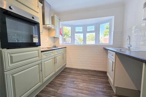 Whitehouse Road, Leigh-on-Sea, Essex, SS9 photo 3