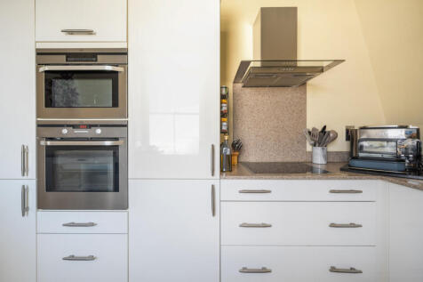 1410762-9-69933be...