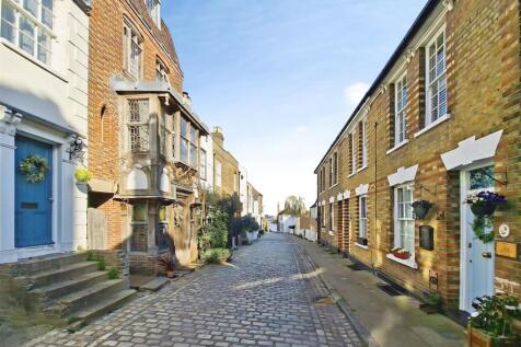 Upnor High Street