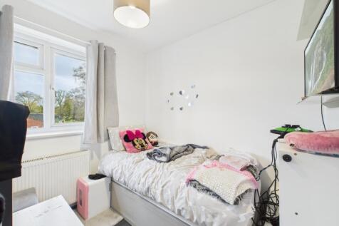 CAM01740G0-PR0467-STILL007