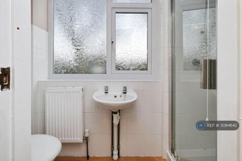 Eton Court, Liverpool, L18 photo 5