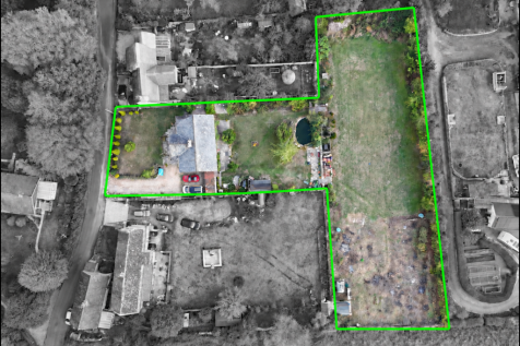 Refined green boundary on aerial photograph
