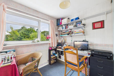 CAM02909G0-PR0484-STILL038