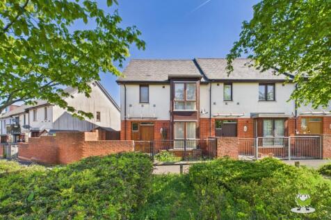 EweMove Estate Agents Basingstoke - Bay Tree Way