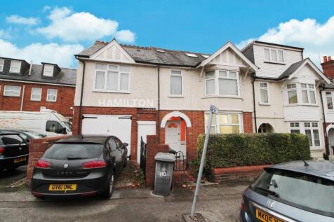 6-bed house on Highgrove Street, Reading, RG1, £3,900/mo