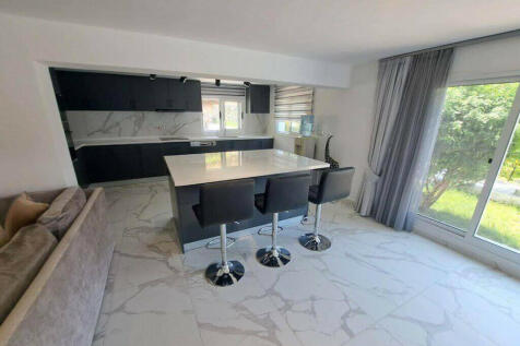 Kitchen diner ground