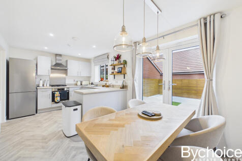 CAM05454G0-PR0115-STILL007