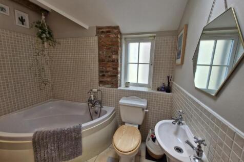High House - Bathroom.jpg