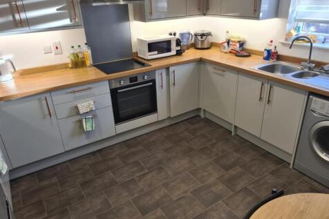 Kitchen 2.jpg