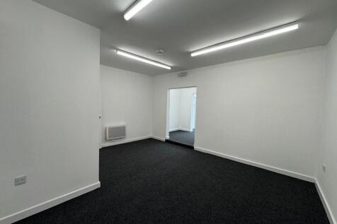 Retail Property (high street) to rent Image 6