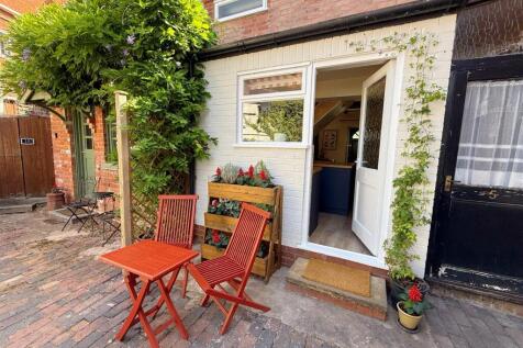 Courtyard Seating