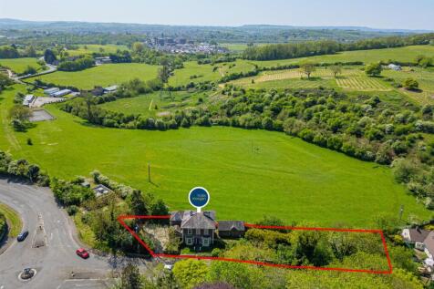 92 &amp;92A, Bath Road,Willsbridge, Bristol BS30 6EP |