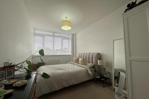382-388 Ringwood Road, Ferndown photo 4