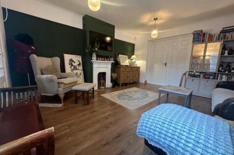 WhatsApp Image 2025-12-05 at 15.33.00.jpeg