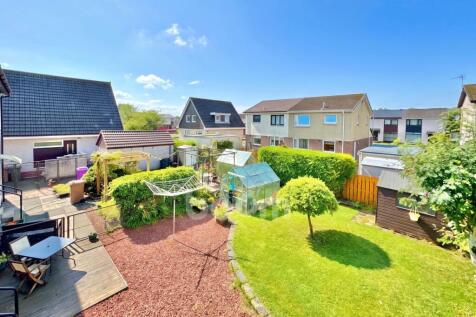 Dipple Court, Kilbirnie garden pic