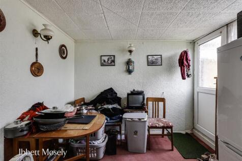 8 Breakfast Room.jpg