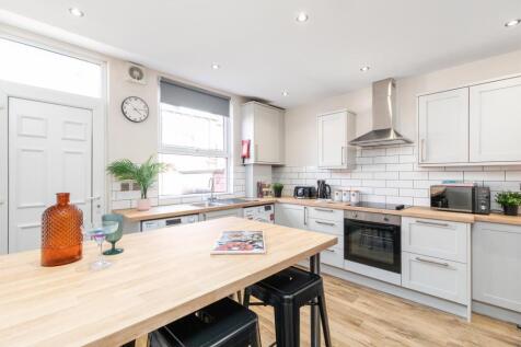 9, Beamsley Mount, Leeds photo 2
