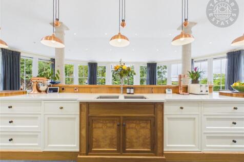 Kitchen/Living Area