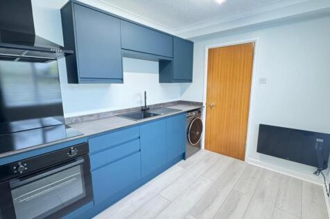 Kitchen 1.jpeg