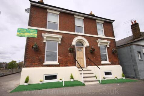 Well-Located One-Bedroom Flat | Walking Distance 