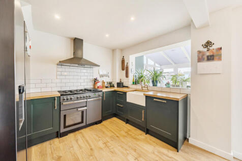 1373743-7-6900ed3...