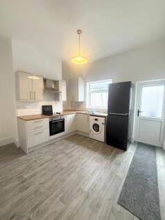 3-bed terraced on Howe Street, Barrow-in-Furness, £895/mo