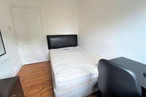 Three Bed Student Flat - £99 pppw plus bills, South View West, Heaton photo 5