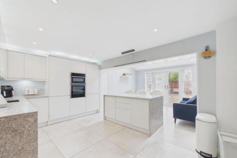 Social Kitchen/Dining Room