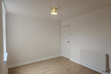 North View, West Carr Lane, Hull photo 4