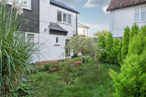 1369918-3-68f8a4c...