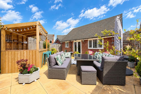 Garden blue sky 2.png