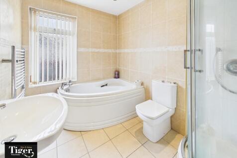 CAM02176G0-PR0775...