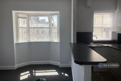 Open Plan Living Room &amp; Kitchen