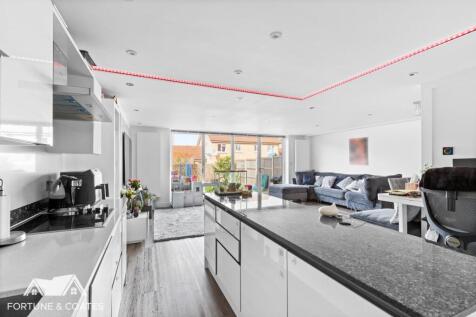 SheldonClose_8.jpg