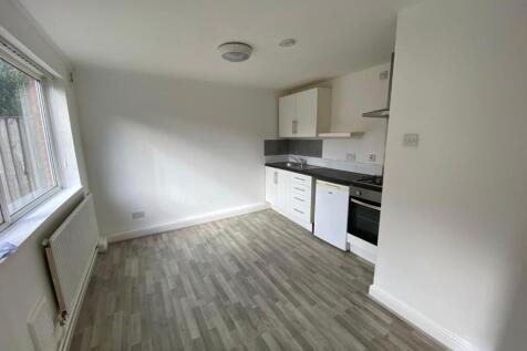 Ground floor flat, Whitecross Road, Warrington photo 4